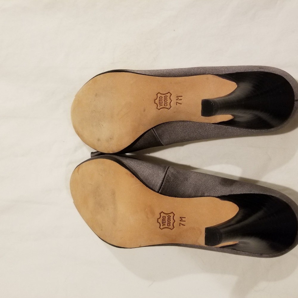 BP gray peep toe heels with bow detail - Picture 5 of 5